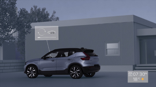 볼보자동차코리아는 산업통상자원부로부터 자동차 전자제어장치 소프트웨어를 무선 통신을 이용해 직접 업데이트할 수 있는 OTA 서비스에 대한 특례 승인을 획득했다. 볼보자동차코리아 제공